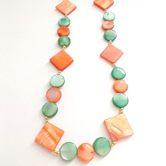 3/$25 Coconut shell Pearl Necklace - Picture 3 of 4